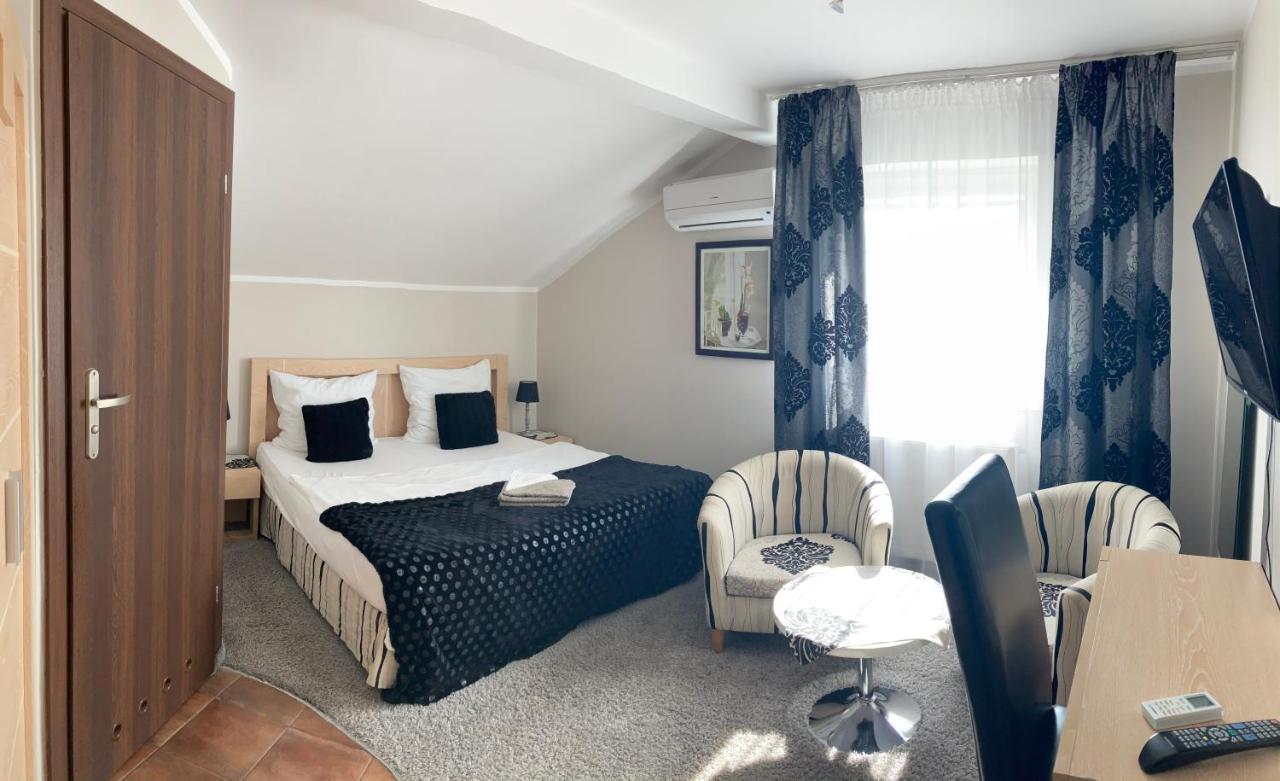 Jasminowy Gaj Bed & Breakfast Inowroclaw Bagian luar foto